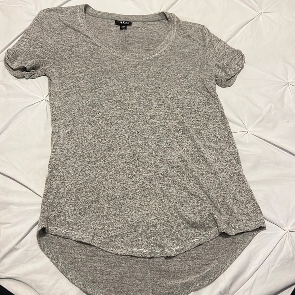 Grey t shirt